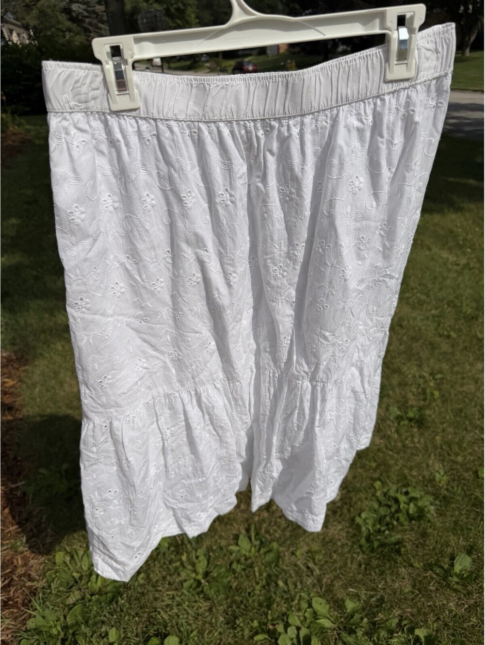 Women’s St. John’s Bay White Cotton Maxi Skirt With Eyelet Floral Detail Size L
